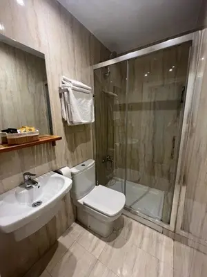 Un baño de Hostal Avenida