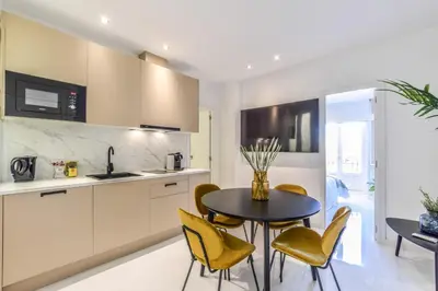 Una cocina o zona de cocina en Apartamento Embajadores XIII