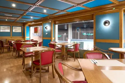 Un restaurante o sitio para comer en II Castillas Madrid