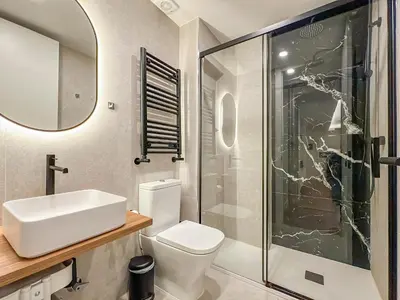 Un baño de Piso elegante Atocha 2H/2B by Berlany España