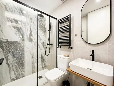 Un baño de Piso elegante Atocha 2H/2B by Berlany España