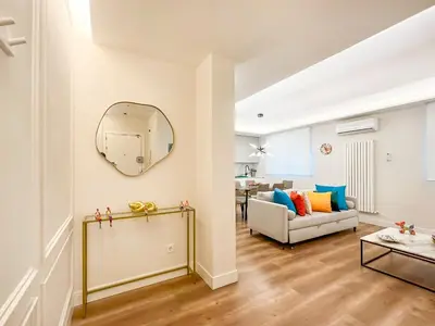 Zona de estar de Piso elegante Atocha 2H/2B by Berlany España