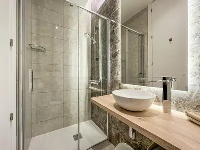 Un baño de Piso Acogedor2H/2B Barrio Salamanca Berlany España
