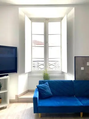 Una televisión o centro de entretenimiento en Apartamento en el centro de Madrid!!