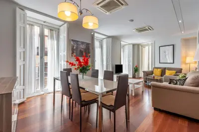 Zona de estar de Modern with 7 balconies - 3 Beds 2B - Plaza Mayor
