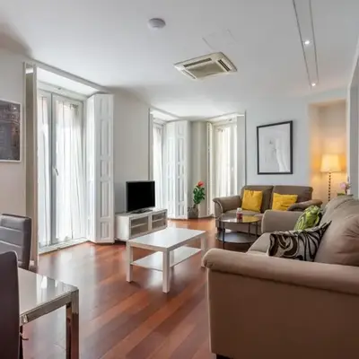 Modern with 7 balconies - 3 Beds 2B - Plaza Mayor