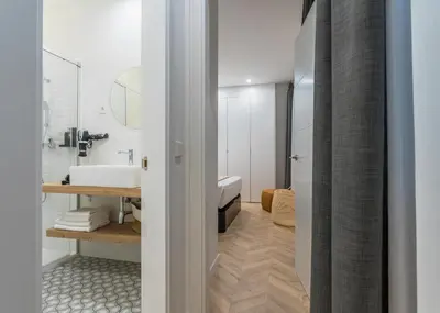 Un baño de Limehome Madrid Calle de Luchana - estancia temporal
