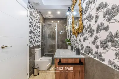 Un baño de MyHouseSpain - Sensacional piso en Malasaña