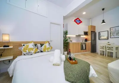 Cama o camas de una habitación en (J4) Loft Céntrico Madrid Retiro A estrenar
