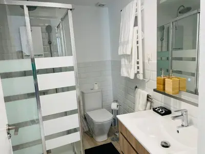 Un baño de (J5) Super centrico Madrid Retiro Todo a un paso *