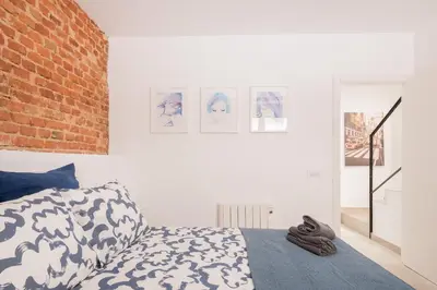 Cama o camas de una habitación en Dúplex en Antón Martín 6 Personas