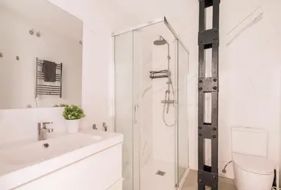 Un baño de Dúplex en Antón Martín 6 Personas