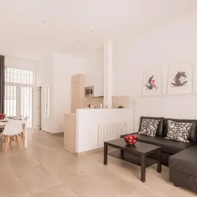 Dúplex en Antón Martín 6 Personas
