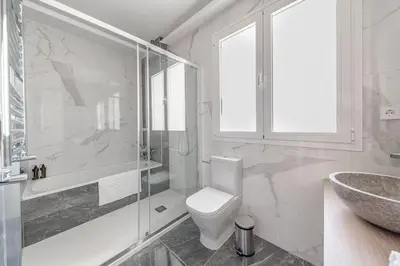 Un baño de Malasaña XI 3BR 3BH