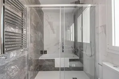 Un baño de Malasaña XI 3BR 3BH
