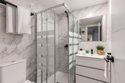 Un baño de Duplex en B. Salamaca - Wizink Center 8 Pax A.TOL
