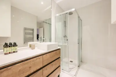Un baño de AmazINN Collection Madrid Embajadores