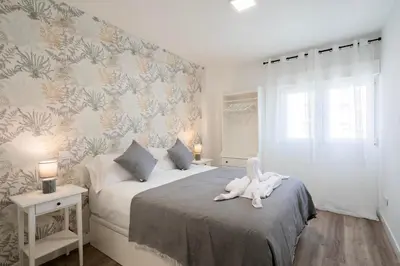 Cama o camas de una habitación en For you Rentals Moderno apartamento TEMPORAL cerca ZOO y del Parque de Atracciones CEB765