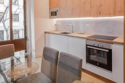 Una cocina o zona de cocina en Goya II calle General Pardiñas 2BR 1BH