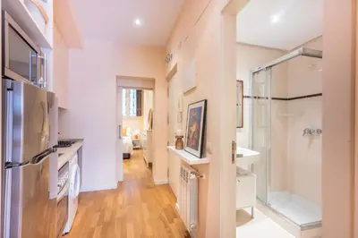 Un baño de For you Rentals Elegante y colonial Apartamento TEMPORAL en Malasaña MAD283