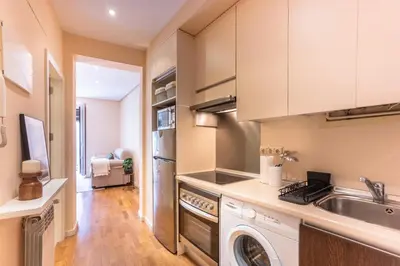 Una cocina o zona de cocina en For you Rentals Elegante y colonial Apartamento TEMPORAL en Malasaña MAD283
