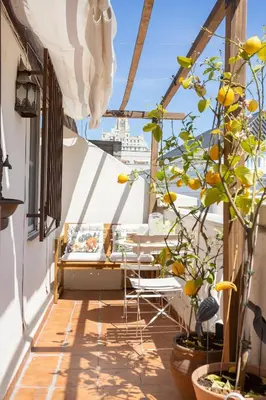 Un balcón o terraza de Apartamento con terraza junto a Sol