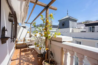 Un balcón o terraza de Apartamento con terraza junto a Sol