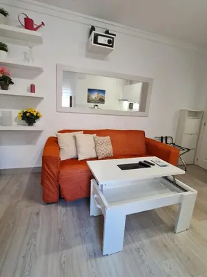 Zona de estar de Plaza Mostenses en Plaza España