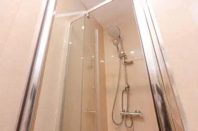 Un baño de For Your Rentals Coqueto y elegante apartamento TEMPORAL cerca Politécnica de Madrid VAL1041