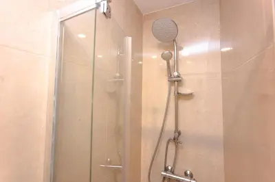 Un baño de For Your Rentals Coqueto y elegante apartamento TEMPORAL cerca Politécnica de Madrid VAL1041